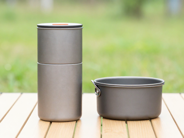 便携泡茶器搭配钛合金锅具,打造高品质家庭野餐新体验