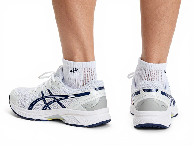 ASICS入门跑鞋百元至五百元推荐,搭配透气运动短袜更跟脚