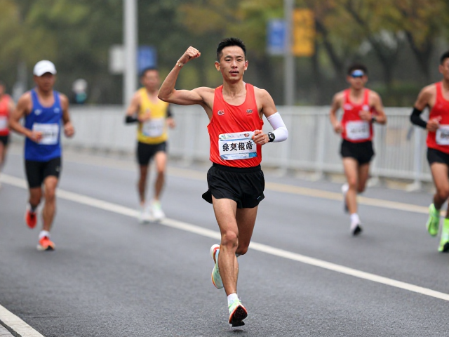 全马备赛，步力提升与过度跨步纠正，打造高效跑姿