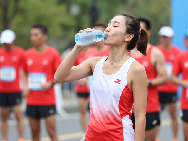 半马起跑前怎么补液?小口快速补水,告别脱水焦虑