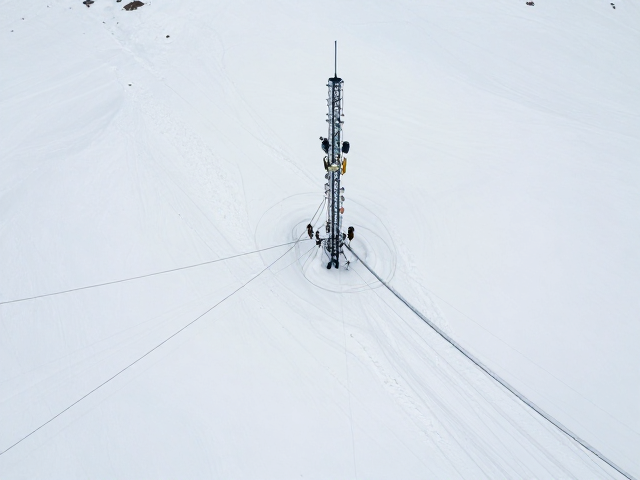 积雪搜寻件集成远程通信,快速定位救援更高效