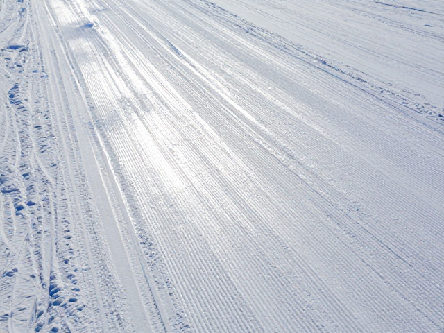 风雪可视提示器，高亮反光材质化解雪道盲区，守护滑雪安全