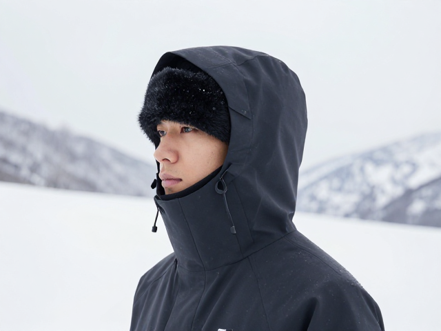 雪地徒步头套怎么选?户外锁温,时尚潮流,保暖不臃肿