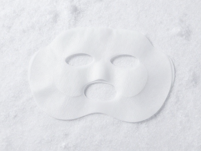 雪地漫步面颊防护贴剂,不规则护具形设计,抗寒防冻伤全攻略