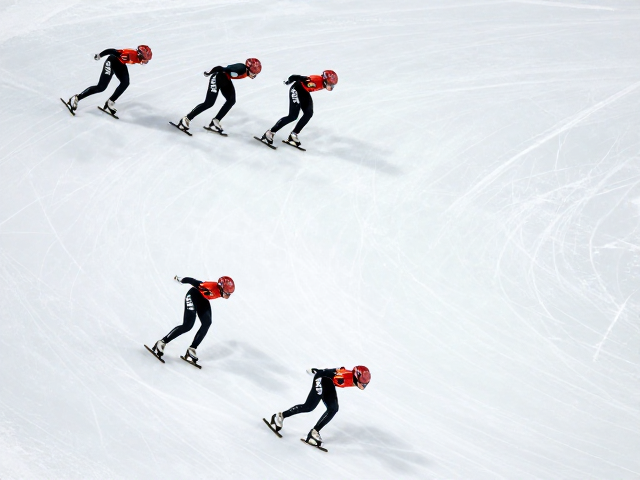 冰雪比拼变迁,世界杯系列赛建立与空气动力学服装的演进