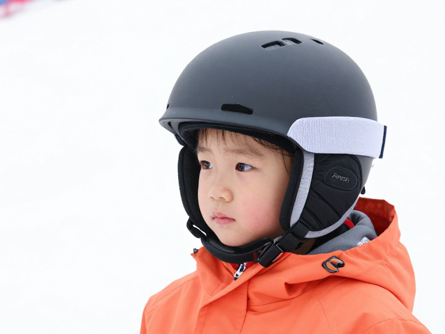 滑雪培训学员必备,幼儿缓冲头罩防风包裹,安全保暖更贴心