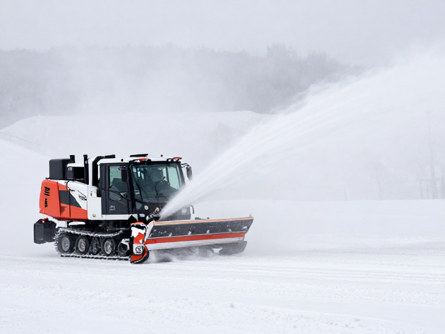 世界级赛事下的雪场造雪压雪技术与公平竞赛演变