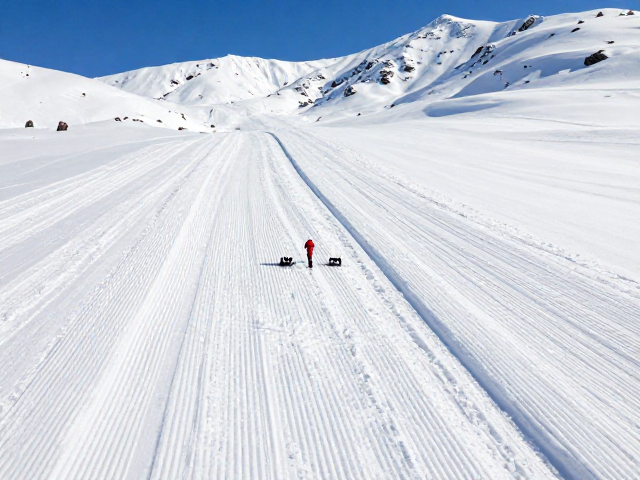AR雪道叠加,离线地图导航,路线测绘仪助你精准滑雪不迷路