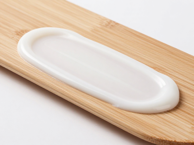 板底发白怎么办？用顺滑蜡保护板底结构，修复防滑