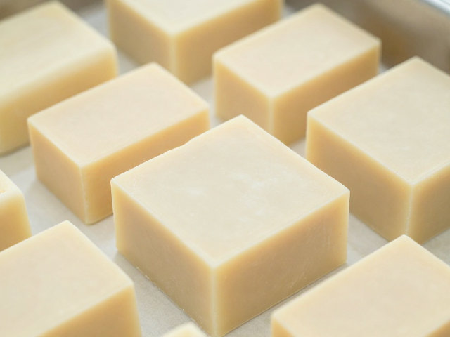 母乳皂与乳皂熟成，静置陈化流程详解，提升皂体硬度与温和度