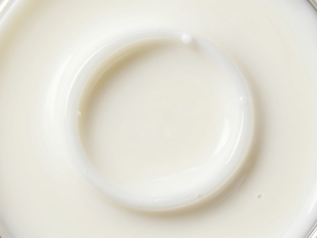 鲜奶基底料,燕麦提取物,洗后不紧绷,温和保湿护肤新宠