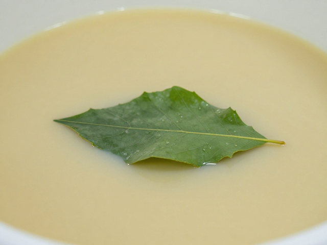 花叶萃取原料热制皂基含水量控制技巧