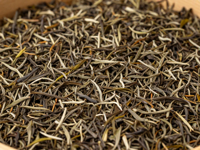 茶叶醇化避光,切分轮换,记录时间,解锁顶级熟成风味