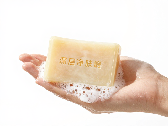 深层净肤皂怎么用?屏障受损肌避开眼周,温和清洁不伤肤