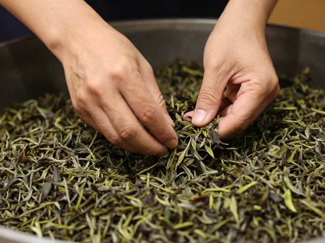 茶叶陈化通风存放指南,定期翻面,4-6周基础熟成技巧