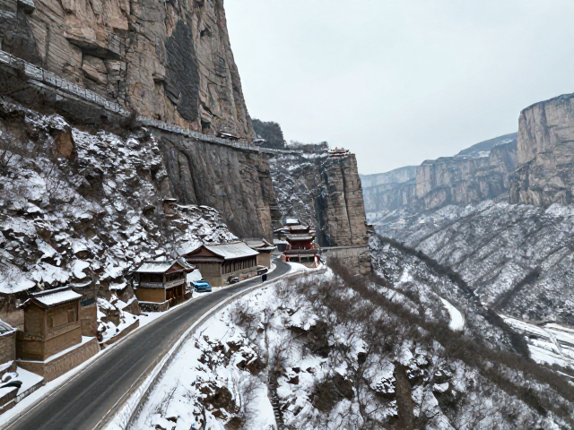 太行挂壁公路自驾攻略，沿途雪域风光与边疆驿站文化深度游
