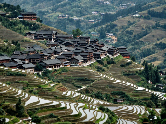 穿越梯田村寨,沿途地域人文探访,邂逅最纯粹的自然地理之美