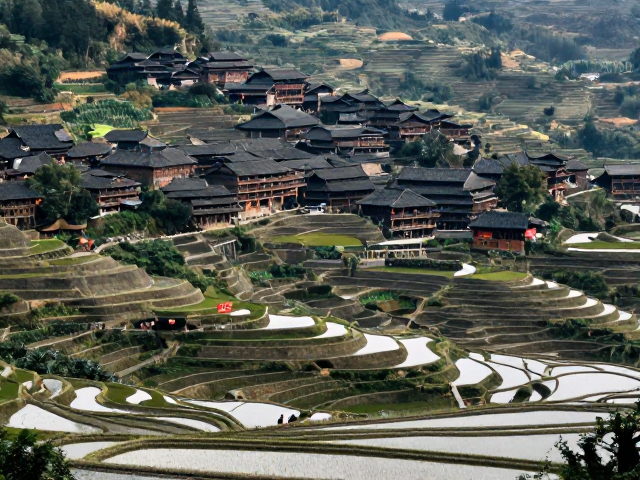 穿越梯田村寨,沿途地域人文探访,邂逅最纯粹的自然地理之美