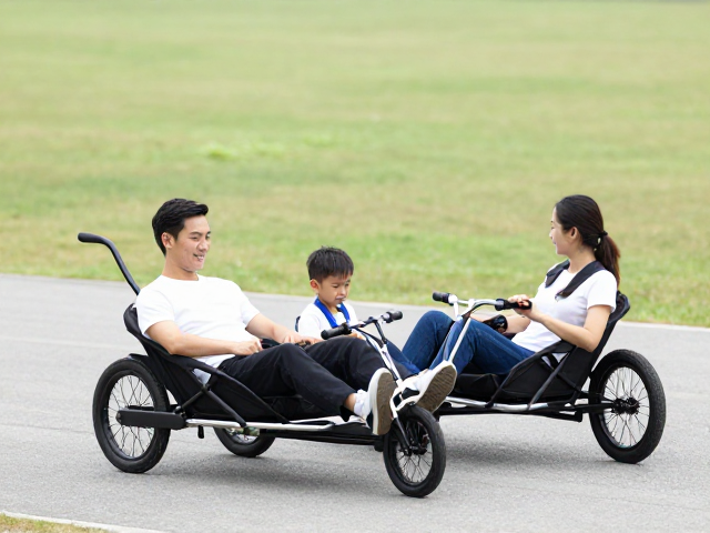 亲子短途出行首选,双人同骑两轮躺车,舒适省力更安全