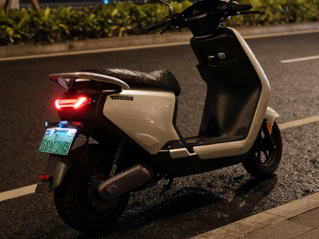 街区短途穿行神器!泥水挡板,前后车灯,夜骑更安全
