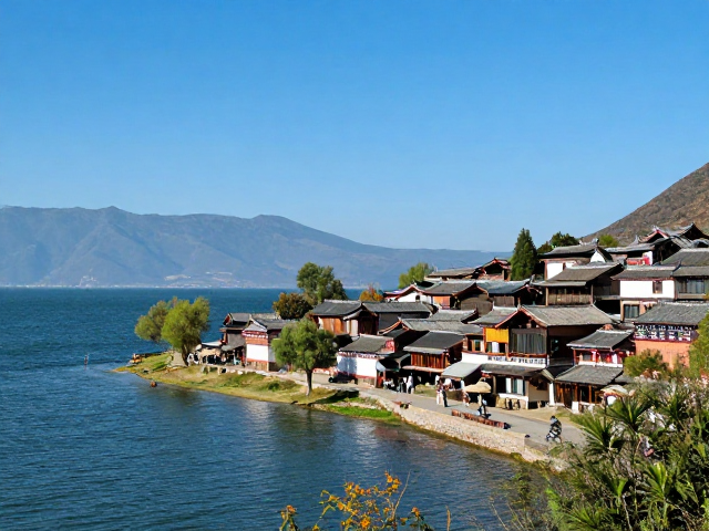 湖岸环线自驾攻略,打卡绝美景致,体验民族文化,补给点全解析