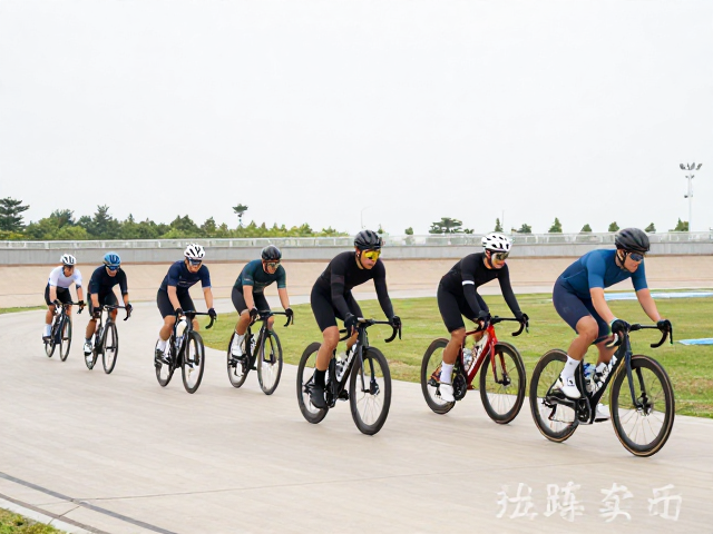 圈道拉练实录,集团骑行如何驾驭崔克Madone极速巡航