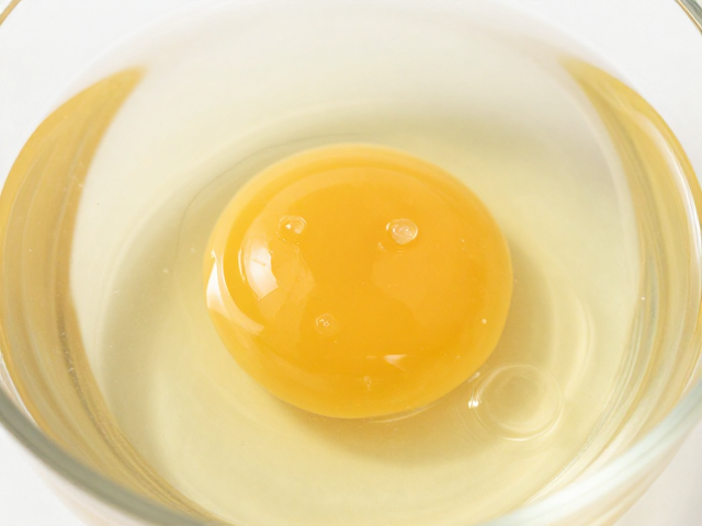 分离乳清蛋白溯源,鸡蛋清与消泡剂特性解析