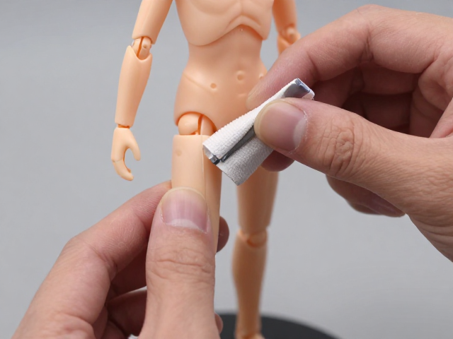 1/10比例写实手办如何保养?定期除尘关键技巧与避坑指南