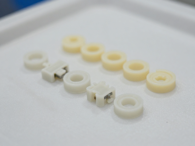 搪胶低温注塑成型工艺,实现小体积高精度成型,远离化学清洁剂