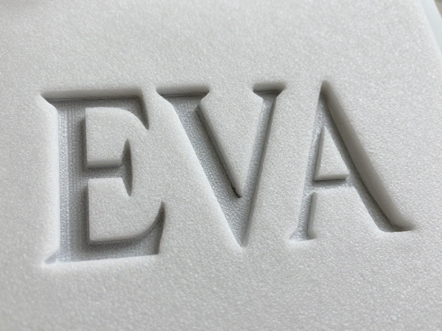 EVA泡沫热压裁切工艺，用美工刀打造仿金属质感造型
