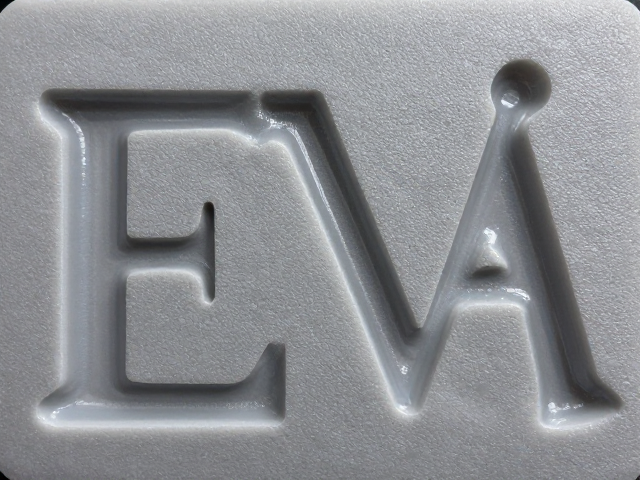 EVA泡沫热压裁切塑形工艺，哑光与高光对比，打造高级场景摆件