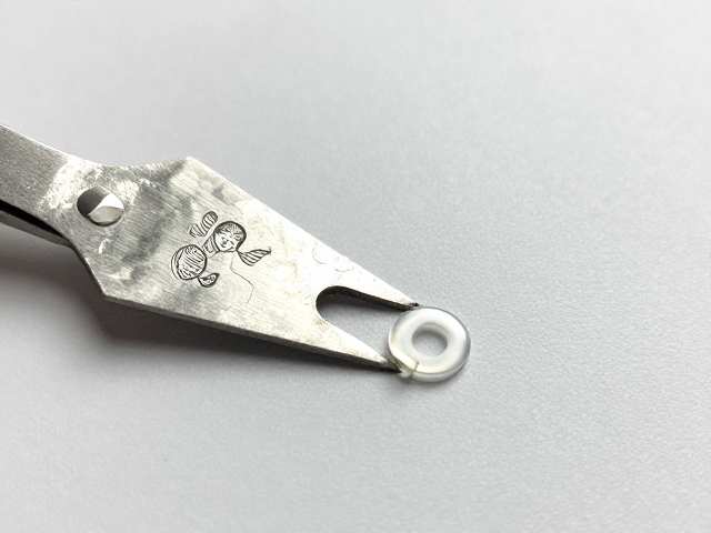 金属蚀刻片腐蚀成型工艺详解,小面积造型修补与透明件防刮保存技巧