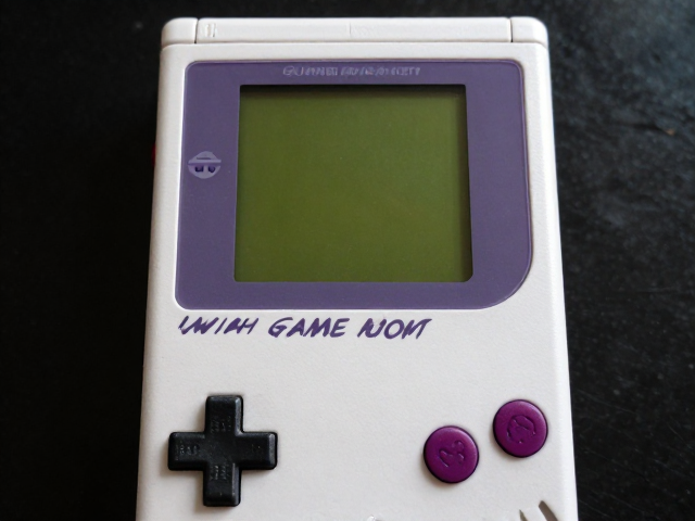 Game Boy屏幕亮度改装教程，解决漏光问题，提升游戏体验