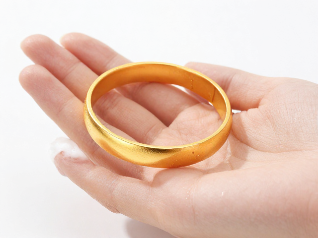婚嫁足金首饰怎么养？定期清洁抛光让光泽永驻