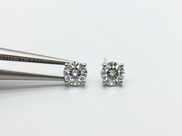 钻石耳钉电镀保色工艺解析,久戴不褪色的镶嵌秘诀