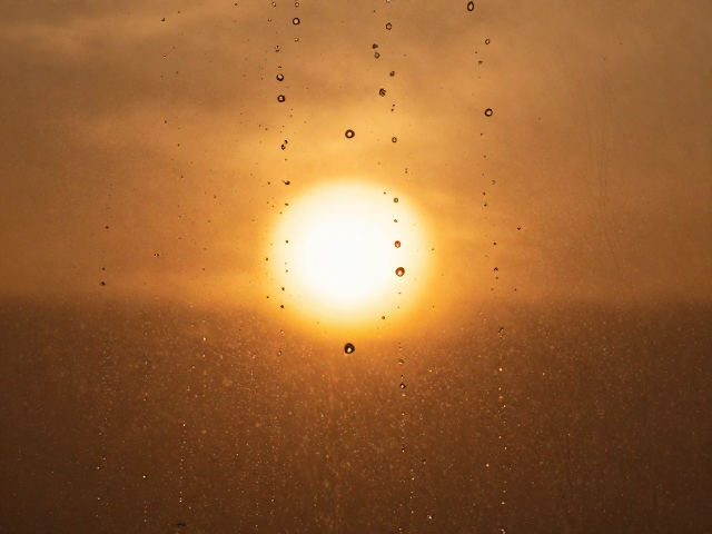 晚宴造型灵感,太阳与雨滴交织的绝美氛围感穿搭指南