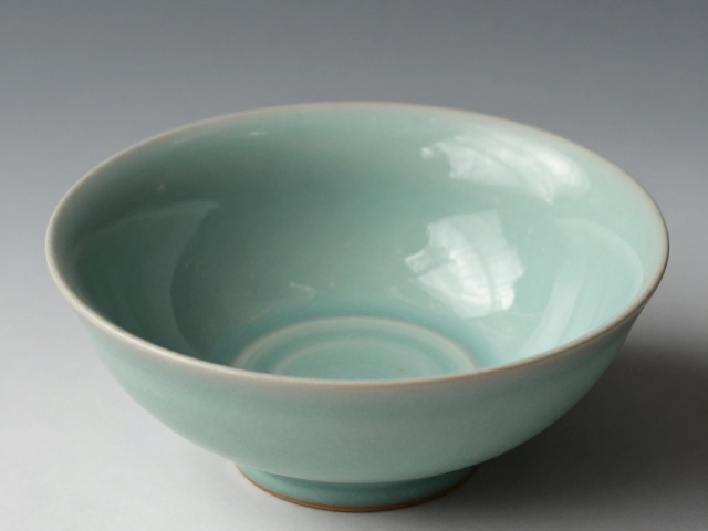 宋代青瓷结晶釉技法解析，浸釉工艺与古韵美学