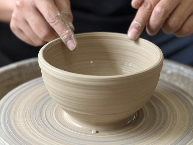 醴陵泥条盘筑工艺打造特色餐饮器具,匠心手作美食之选