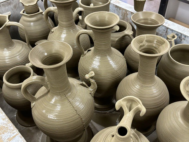 泥浆粘接工艺,复杂器型与古代大件器物制作的核心技术解析