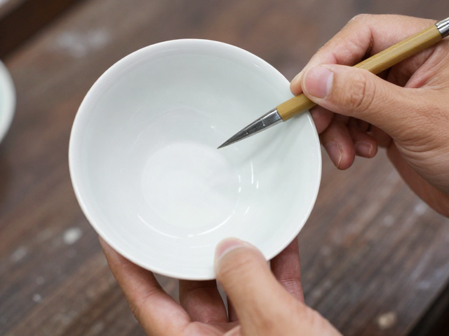 广东石湾粉彩绘制工艺，如何避免硬物刮擦保护珍品
