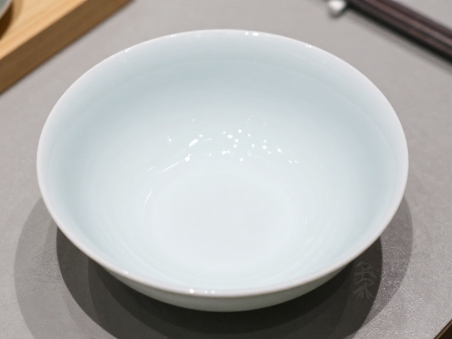 粉彩创烧历史揭秘，洗彩工艺如何成就粉彩绘制巅峰之作