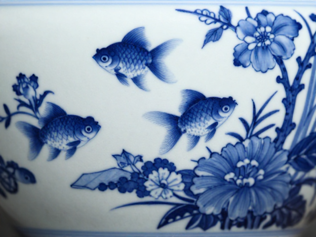 青花瓷青花绘制工艺解析,色彩沉稳内敛,花鸟鱼虫栩栩如生