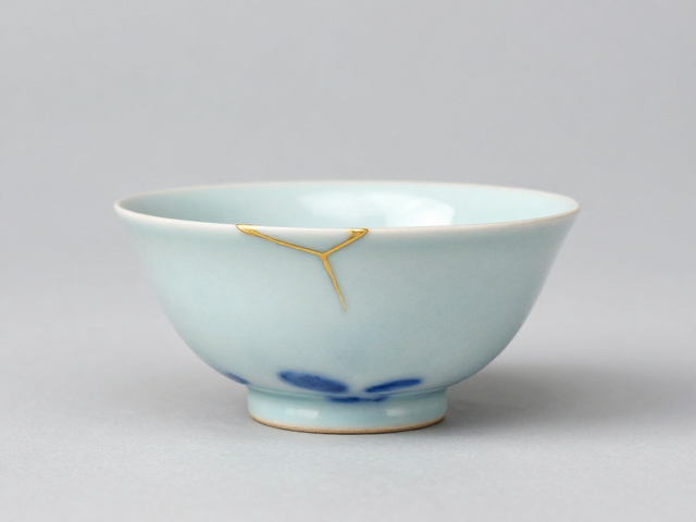 金缮工艺修复青花淡雅,窑变色彩自然天成,古韵新生