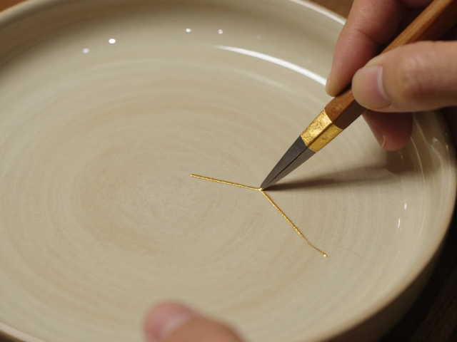 金缮工艺之美，高岭土釉面质感丰富，尽显匠心独运