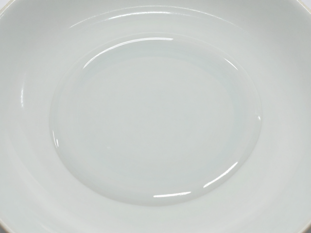 干磨抛光工艺中色釉料与贴花的搭配技巧，提升陶瓷成品光泽度