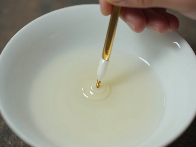 金缮修复工艺,粘合剂调配技巧,让残缺器物重现价值