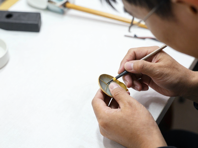 传统金缮与锔瓷工艺,工匠精神重塑东方美学