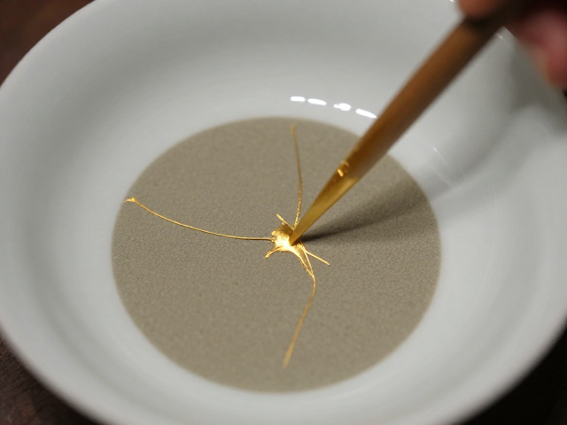 传统金缮工艺，瓦灰修复轻拿轻放，守护器物灵魂