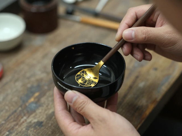 大漆特性与景德镇陶瓷修复,揭秘传统金缮工艺的核心逻辑