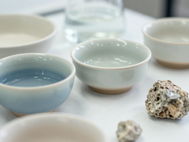釉色搭配美学，釉料配比实验打造光洁致密釉面